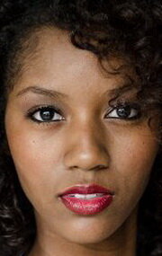 фото Трой Мишель