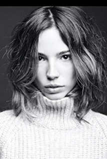 фото Луна Бессон