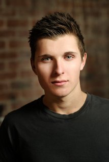 фото Броди Хенсон