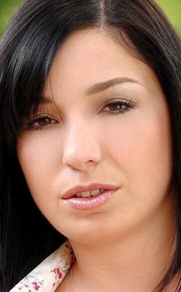 фото Мишель Бонд