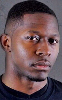 фото Шонтай Хьюз