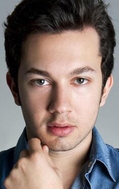 фото Эфеджан Шенолсун