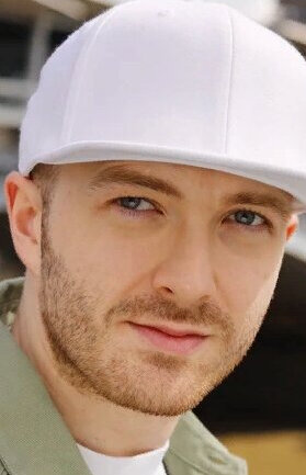 фото Адам Морс