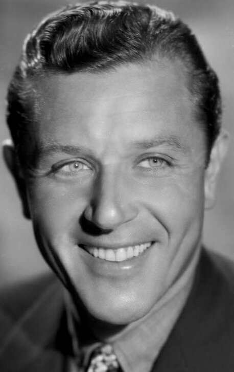 фото Уоррен Халл