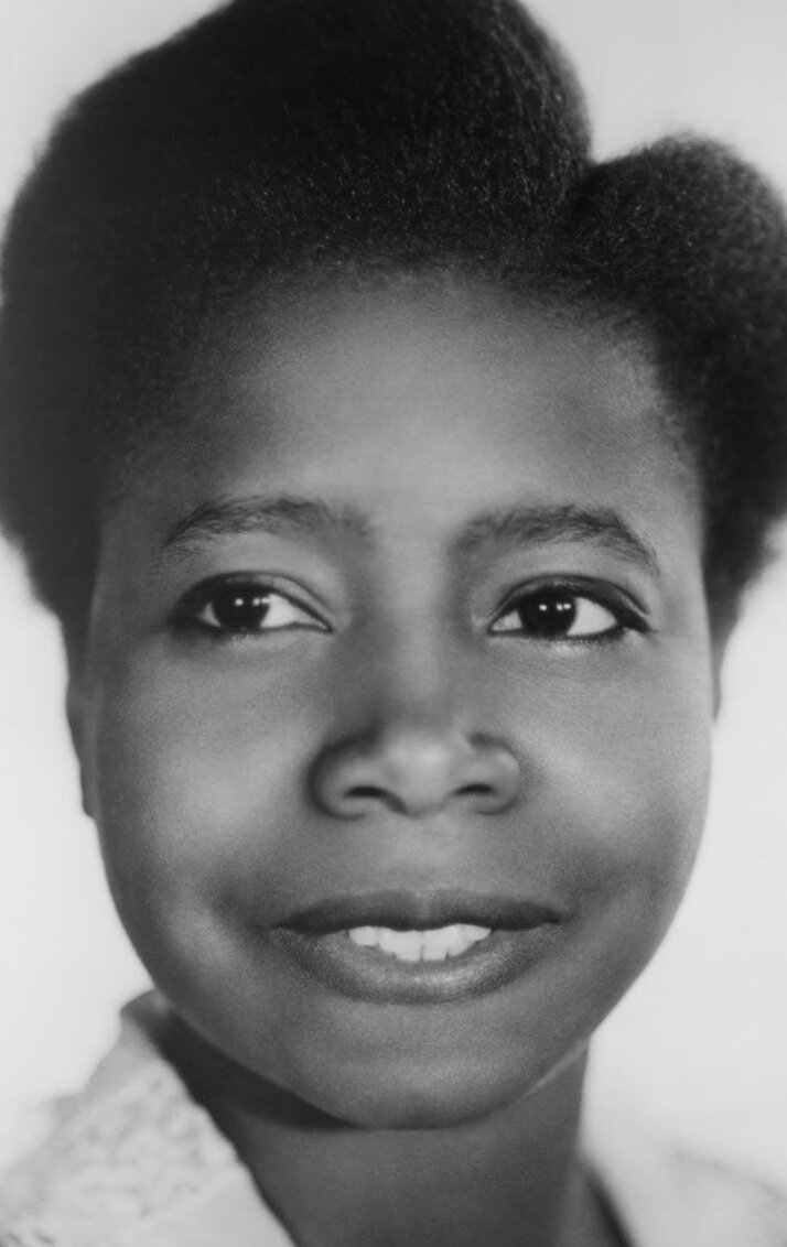 фото Максин Салливан