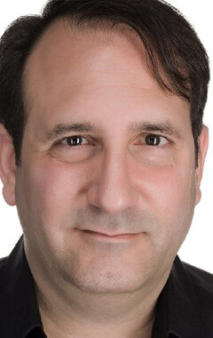 фото Майкл Мариано