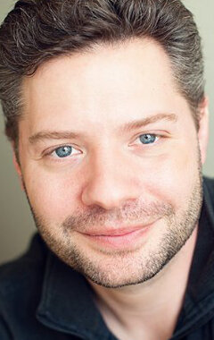 фото Аарон Т. Мотт