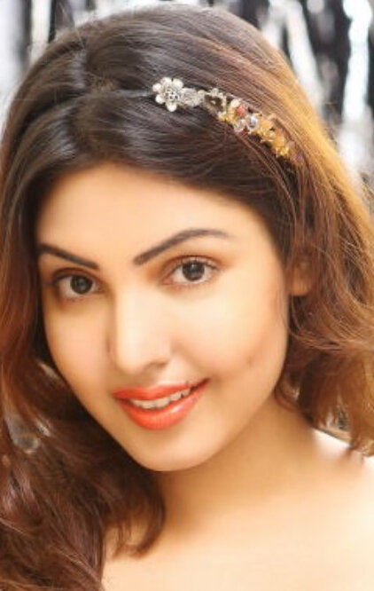 фото Комал Джа