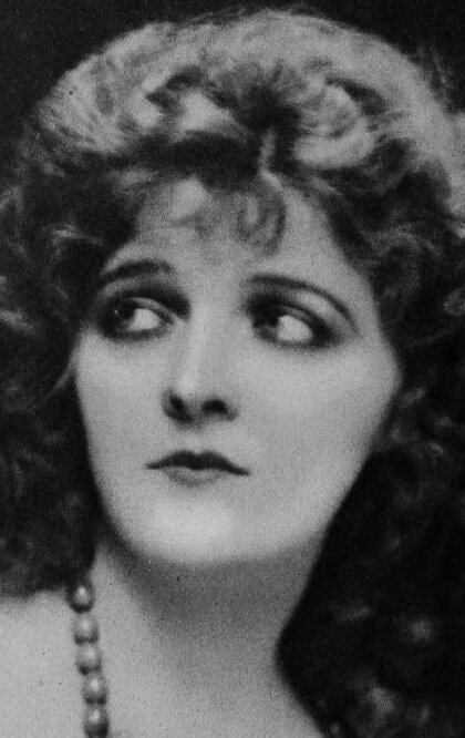 фото Мисс Дюпон