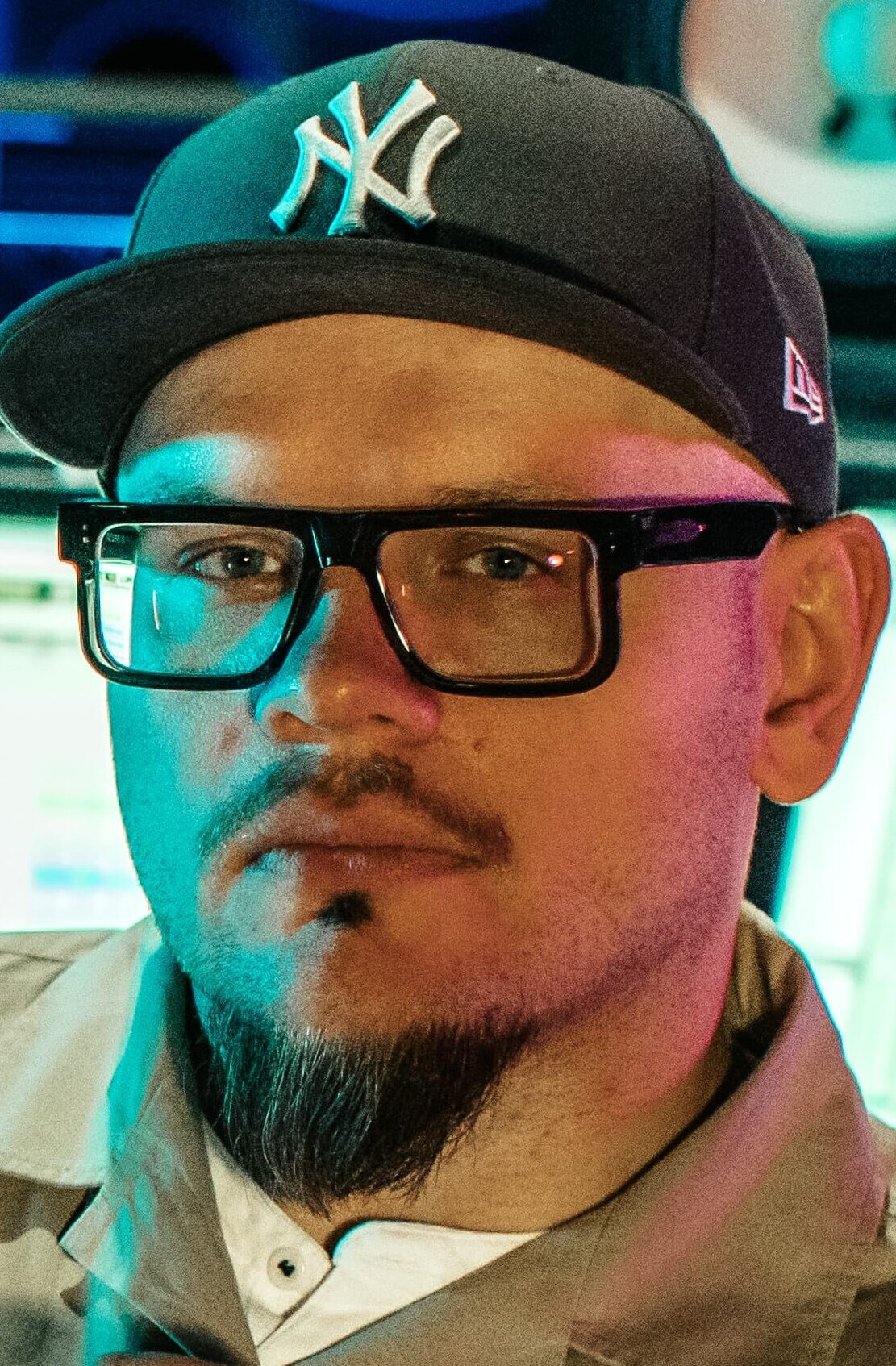 фото Одди Ньюмел