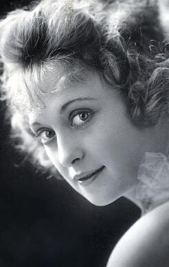 фото Джеки Саундерс