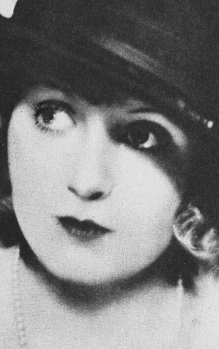 фото Альма Френсис