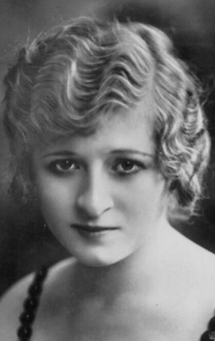 фото Жозефин Эрл