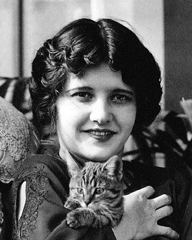 фото Констанс Бинней