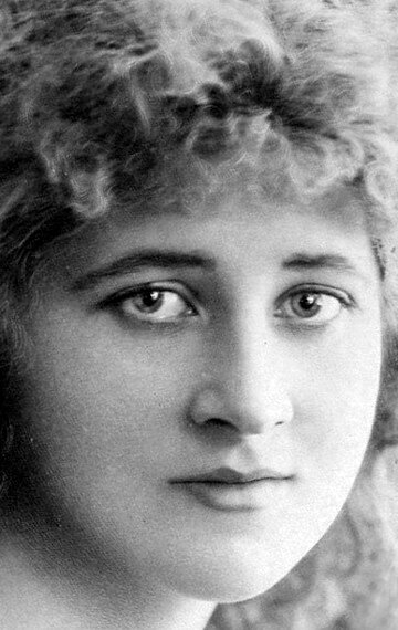 фото Мэри Наварро