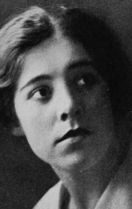 фото Голди Колвелл