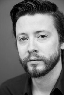 фото Адриан Бонд