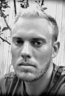 фото Simon Hernadi