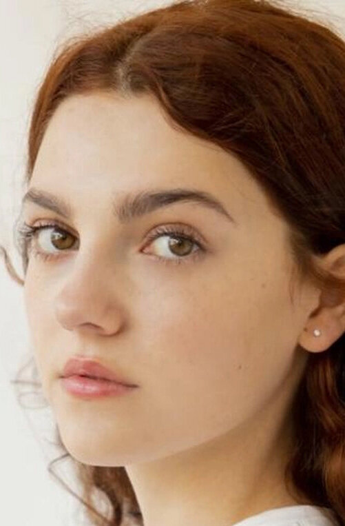 фото Эмили Кэри