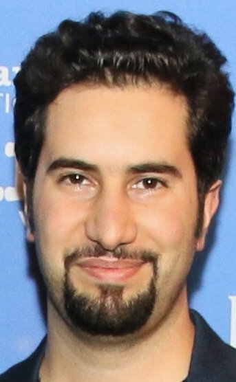 фото Курош Ахари