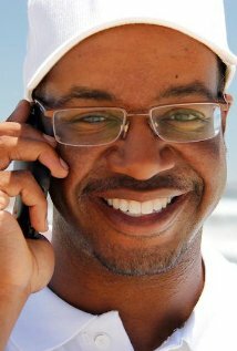 фото James Lewis