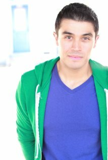 фото Charles Britton