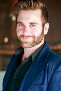 фото Alex Lampsos