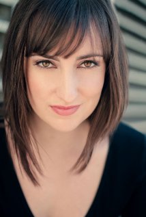 фото Джулия Мэниз