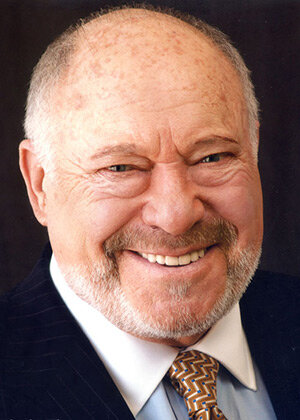 фото Малачи Трон