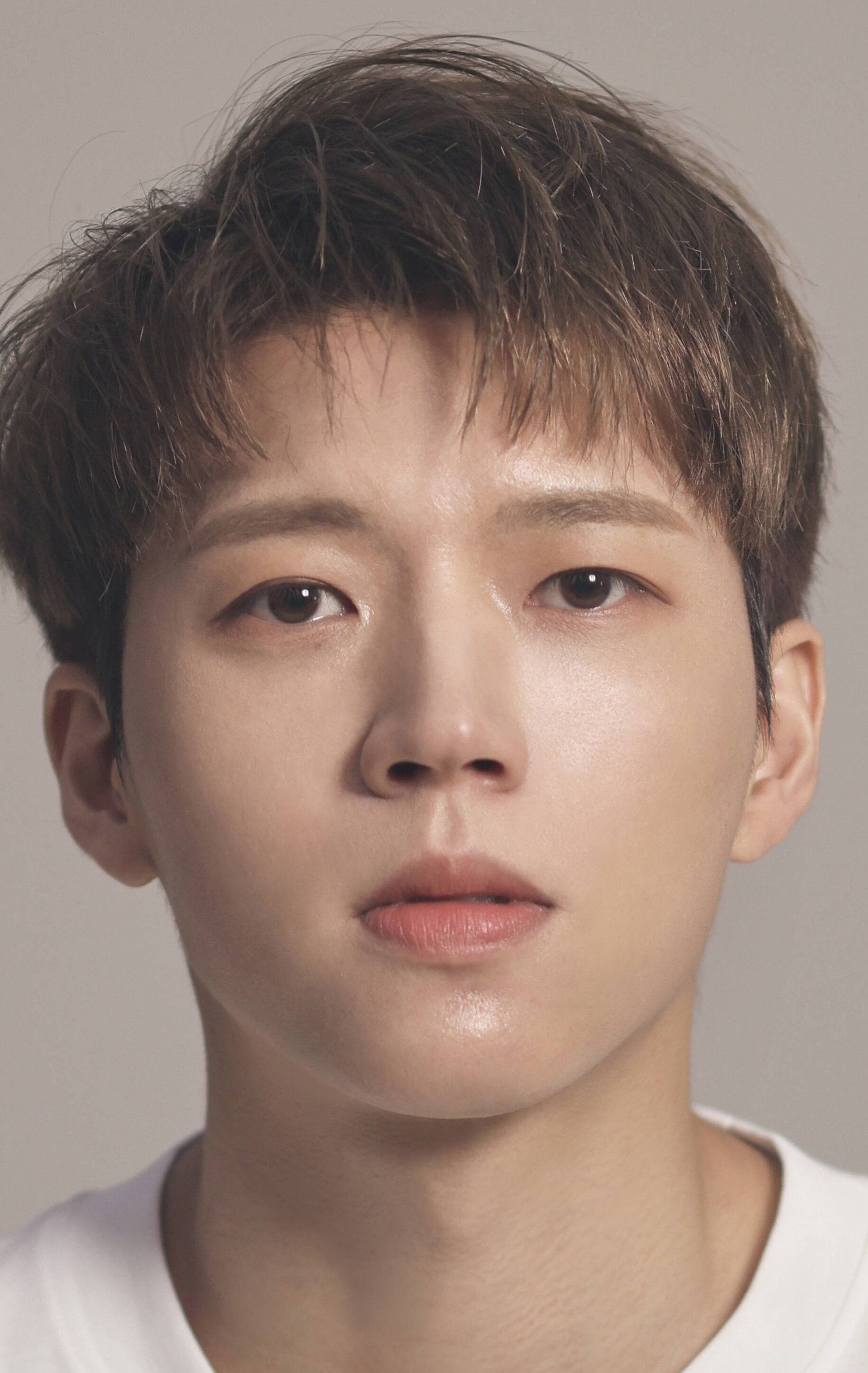 фото Нам У-хён