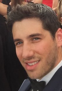 фото Адам Марино