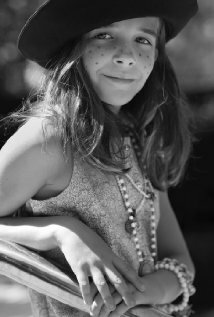 фото Ella Bennett