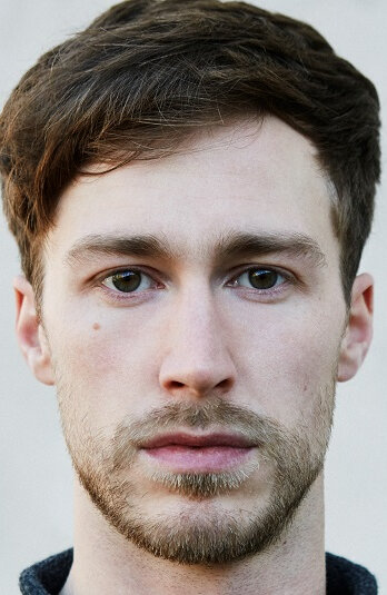 фото Хьюго Болтон