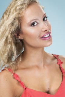 фото Hannah May Evans