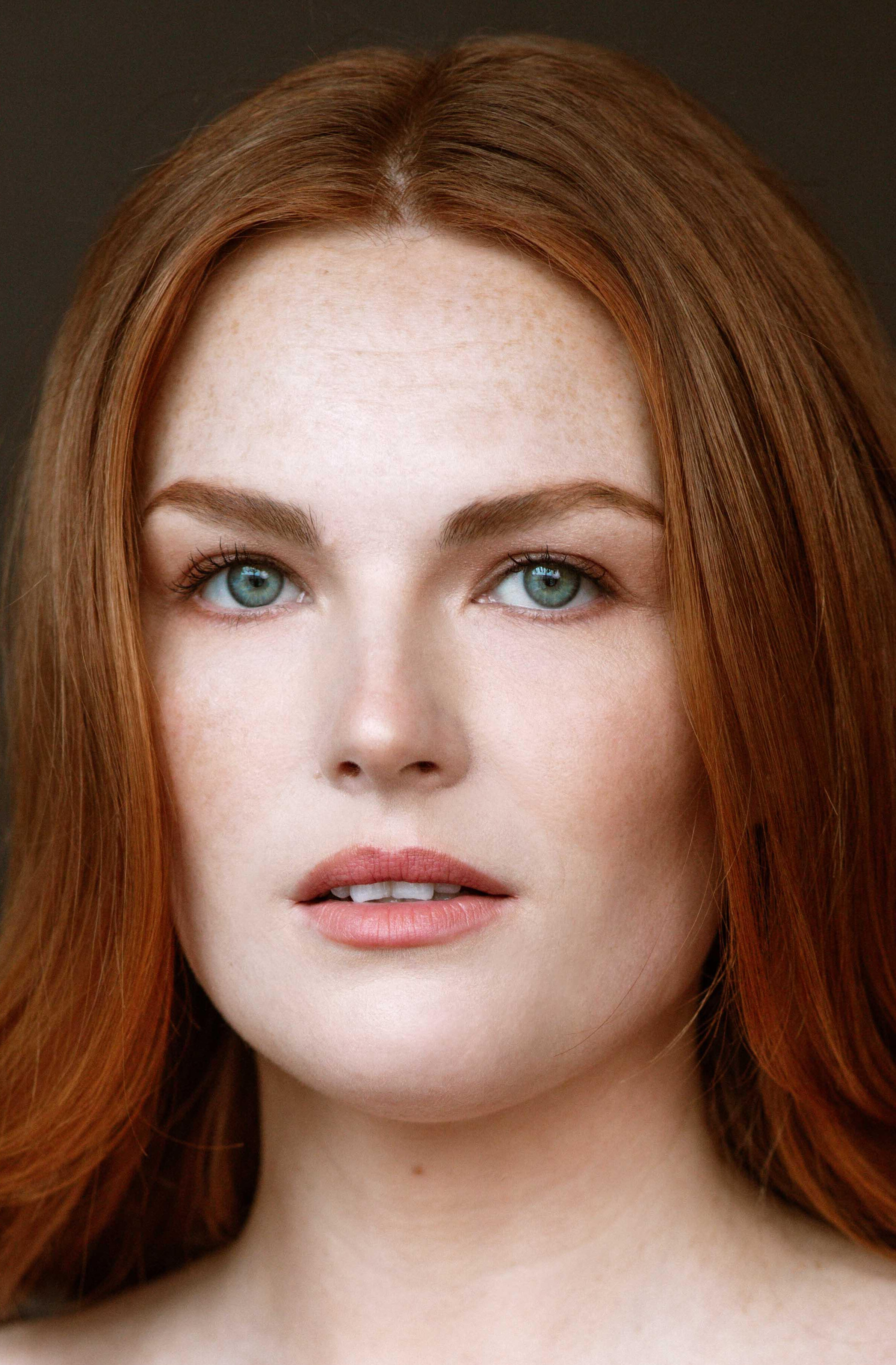 фото Лив Коллинз