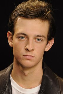 фото Харрисон Стоун