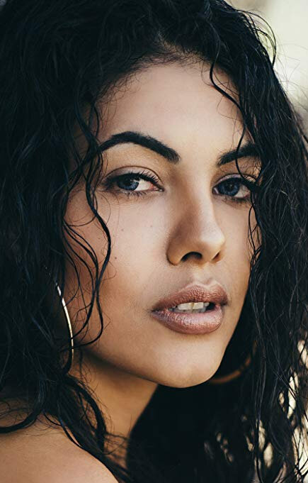 фото Сурая Роуз Сантос