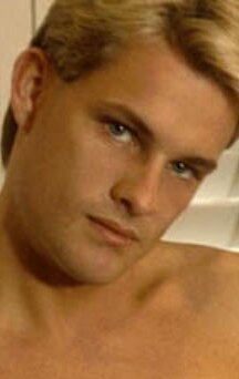 фото Кори Монро