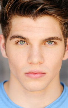 фото Брайсон Пауэрс