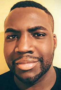 фото Адриан М. Момпойнт