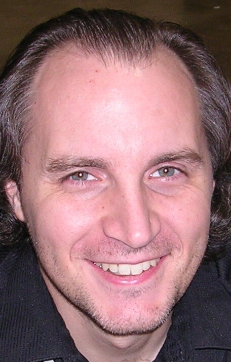 фото Дэн Уэллс