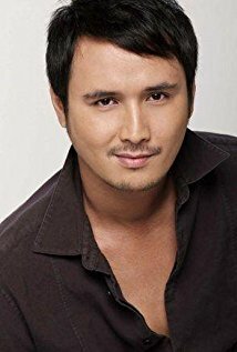 фото Джон Эстрада