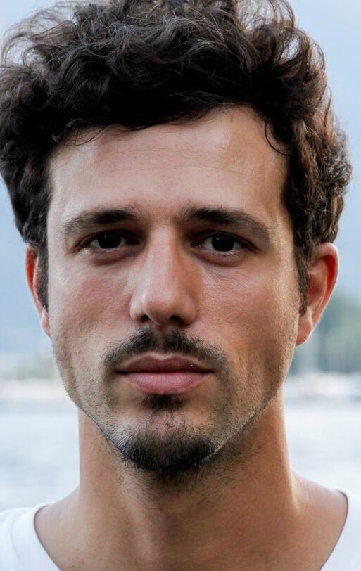 фото Луис Патиньо