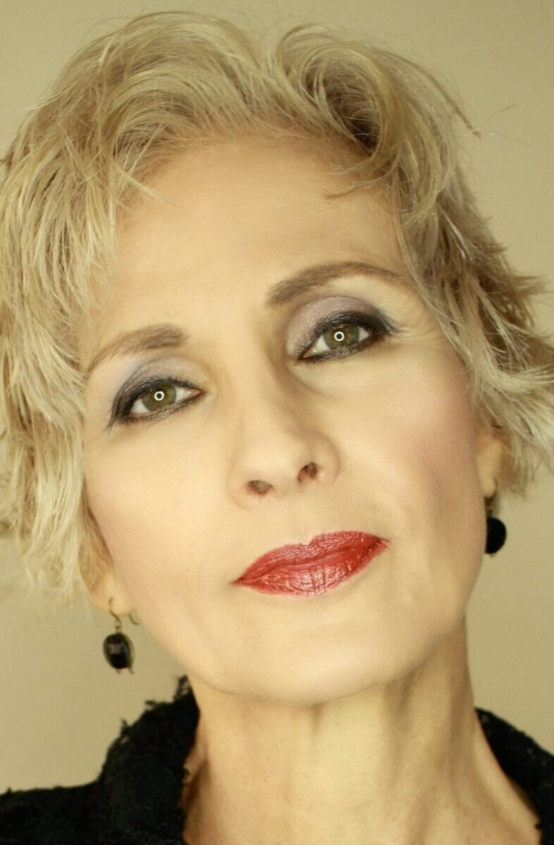 фото Джули Рестифо