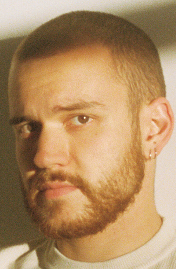 фото Барнеби Болтон