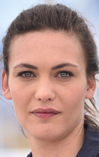 фото Аоми Муйок