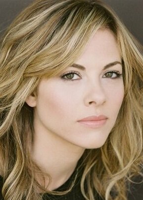 фото Джули Монд