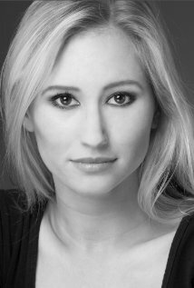 фото Phoebe Plasto