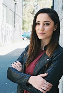 фото Мона Риз