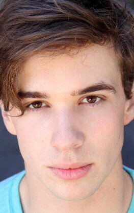 фото Адам Фостер